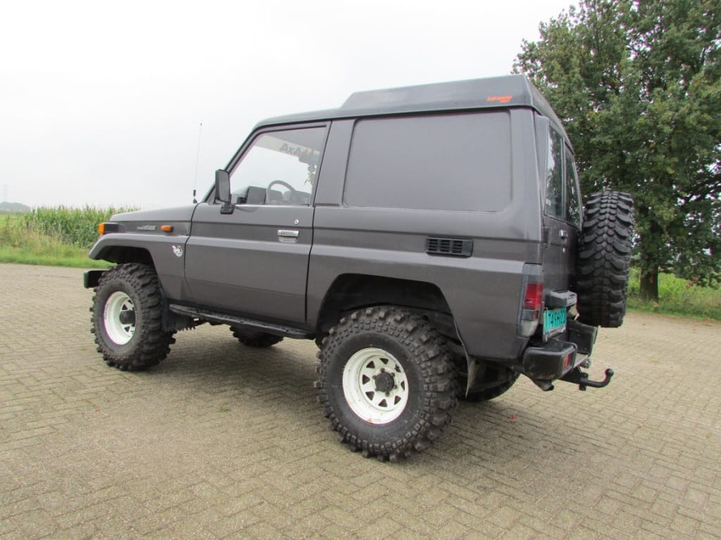 toyota land cruiser lj70